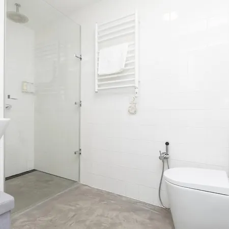 アパート Aveinest - Your In