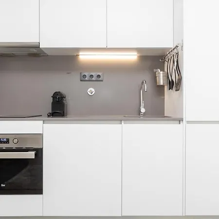 Aveinest - Your In * アヴェイロ