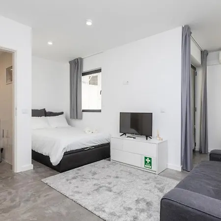 アパート Aveinest - Your In