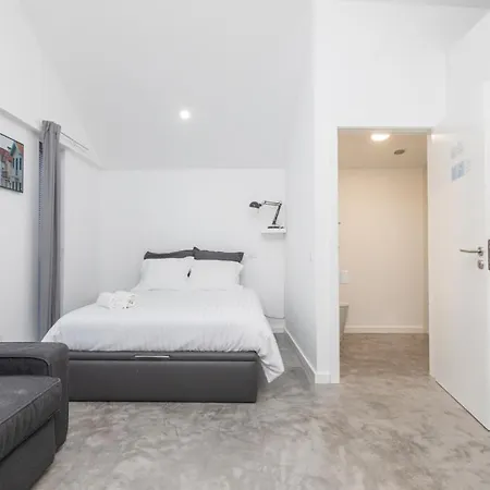 Aveinest - Your In * アヴェイロ